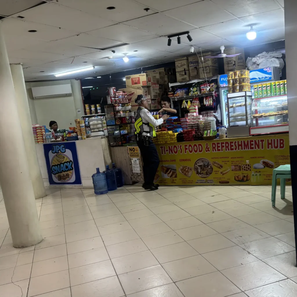 サイスバスターミナル内の軽食などを売っている売店