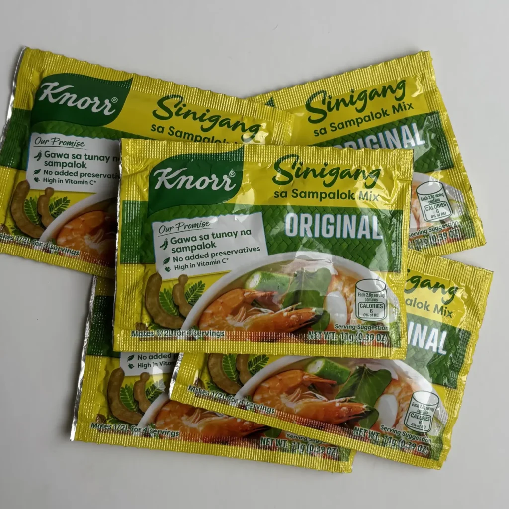 Sinigang(シニガンという酸味があるさっぱりしたスープ)