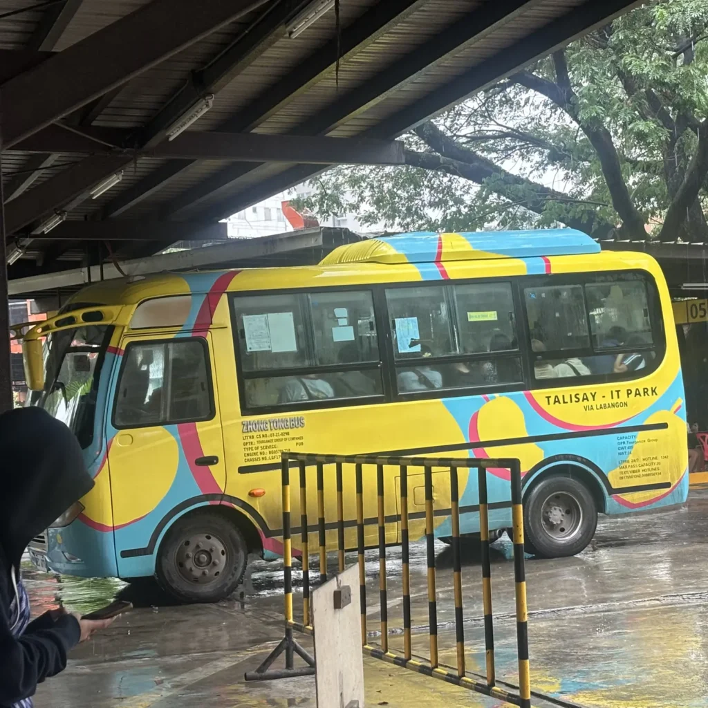 ITパークのバスターミナル